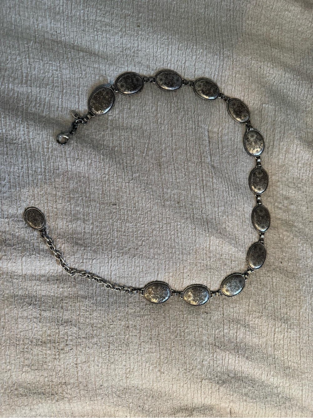 Shyanne Textured Oval Link Necklace in Silver